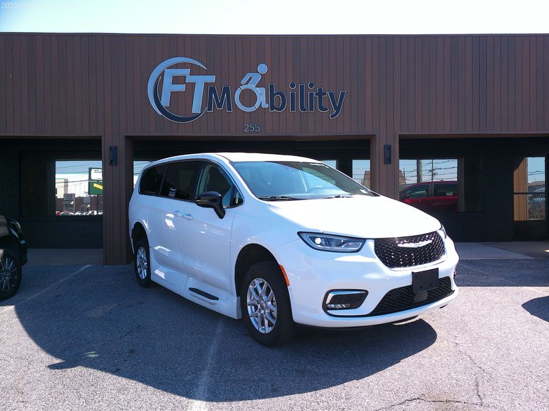 New 2026 Chrysler Pacifica