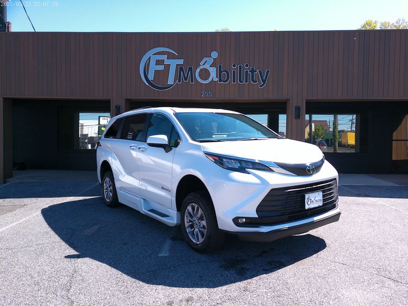 Used 2025 Toyota Sienna